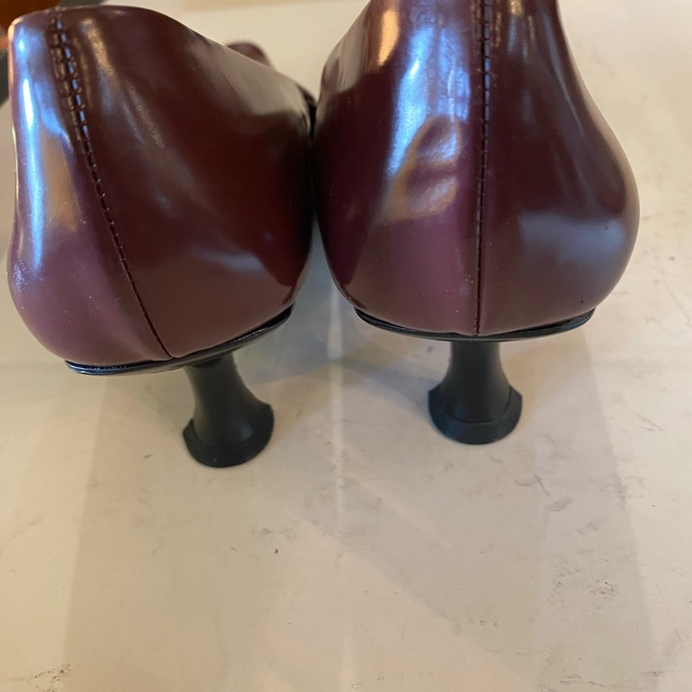 Prada burgundy low heels for woman - Picture 9 of 10